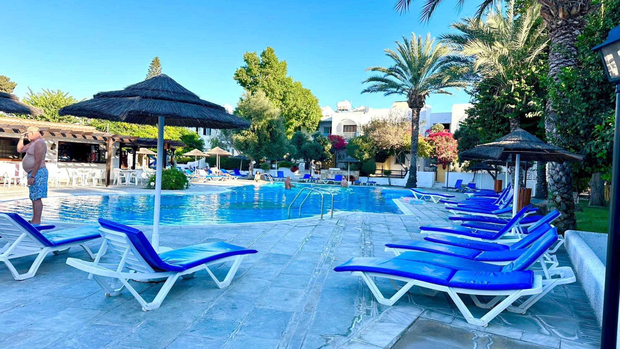 Paphos Gardens Studio Suite Exterior foto