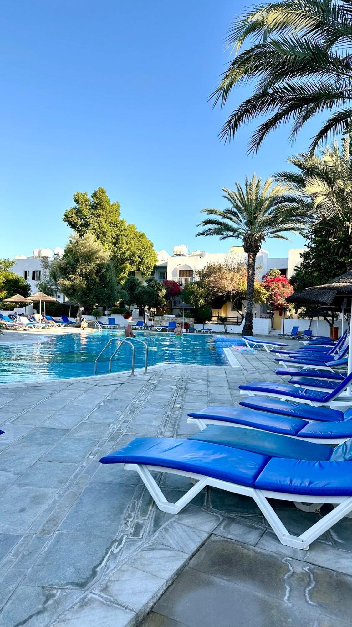 Paphos Gardens Studio Suite Exterior foto